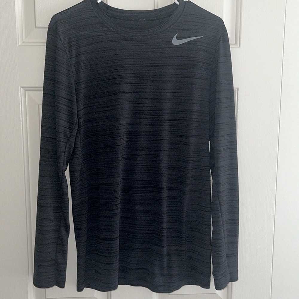 Nike Men's Dark Gray Heathered Long Sleeve Tee Size Small